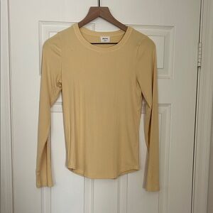 Aritzia Wilfred Free Long Sleeve Top in Soft Yellow